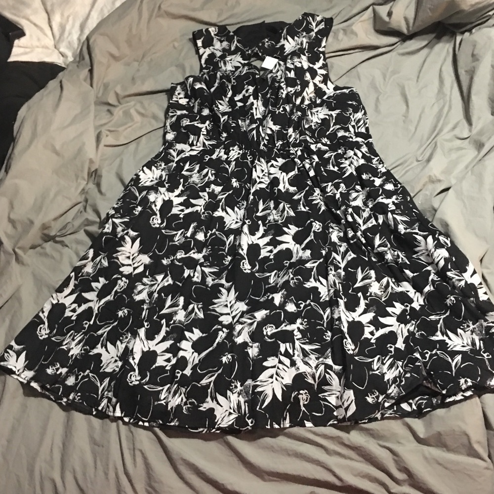 Black and White Flower Dress size 26 Lane Bryant